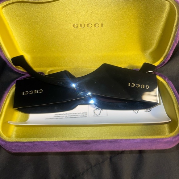 Gucci Black Sunglasses with Case - Picture 1 of 8